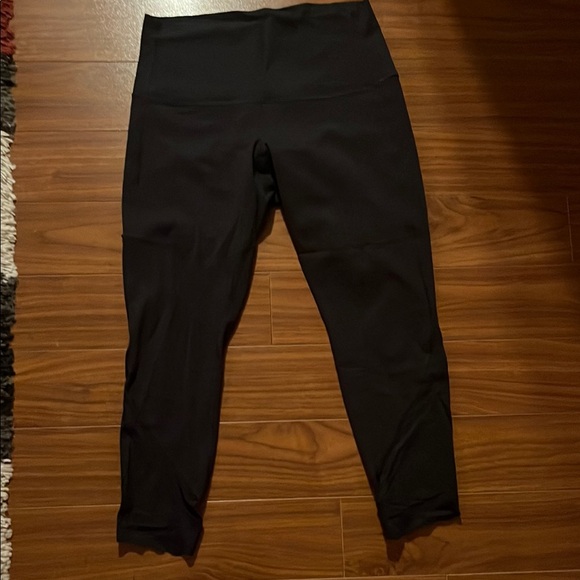 Lululemon black capri leggings size 10 - Picture 1 of 4